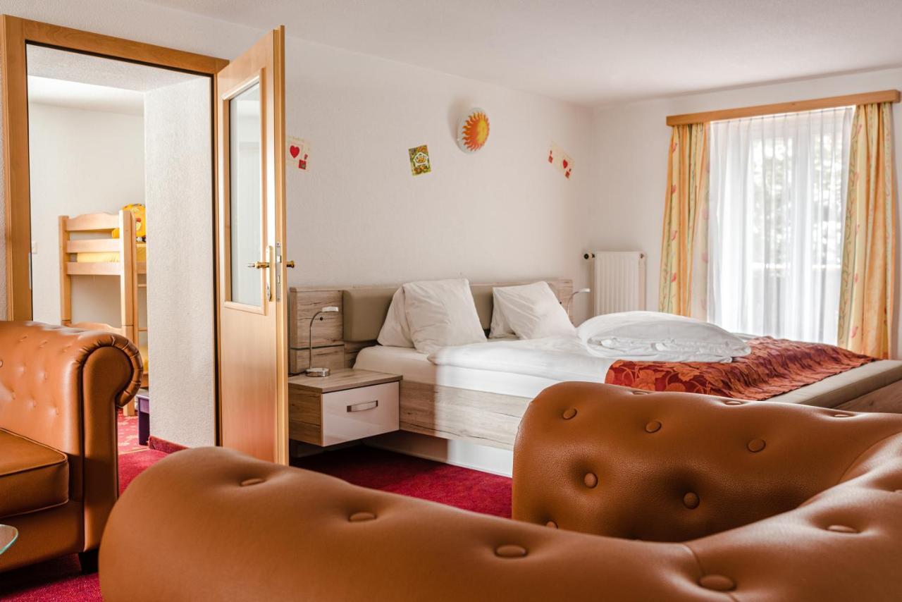 Family Hotel Desiree Grächen Buitenkant foto